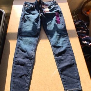 Levi Women’s Jeans - Brand New!